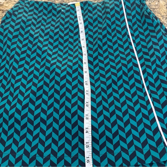 LADY HAGEN SIZE 4 TENNIS GOLF CASUAL WEAR GREEN NAVY POCKETS - Picture 15 of 15